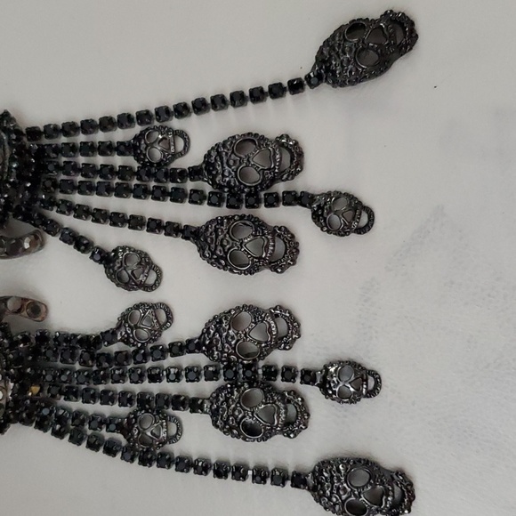 Natasha skull earrings - Picture 4 of 6